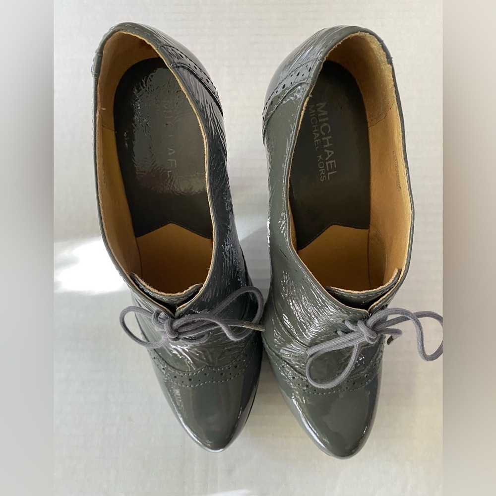 Micheal Micheal Kors grey patent leather lace up platform spectators - Picture 11 of 15
